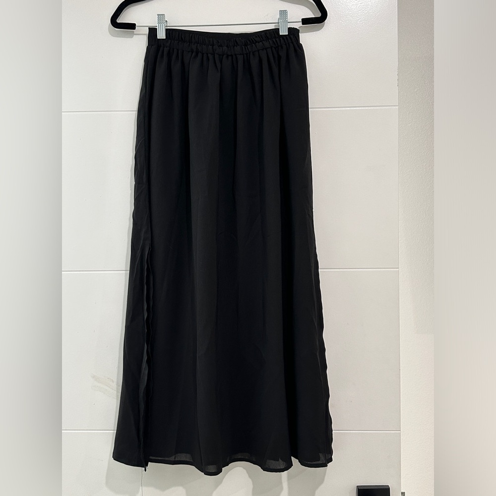 Black High Waisted Flowy Midi Skirt Side Slit Lightweight Summer Vacation Size S - Picture 9 of 12